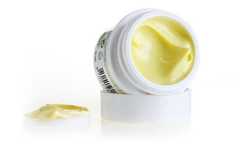 高美堂化妆品 产品形象与店铺装修美学，融合通讯设备的科技新体验